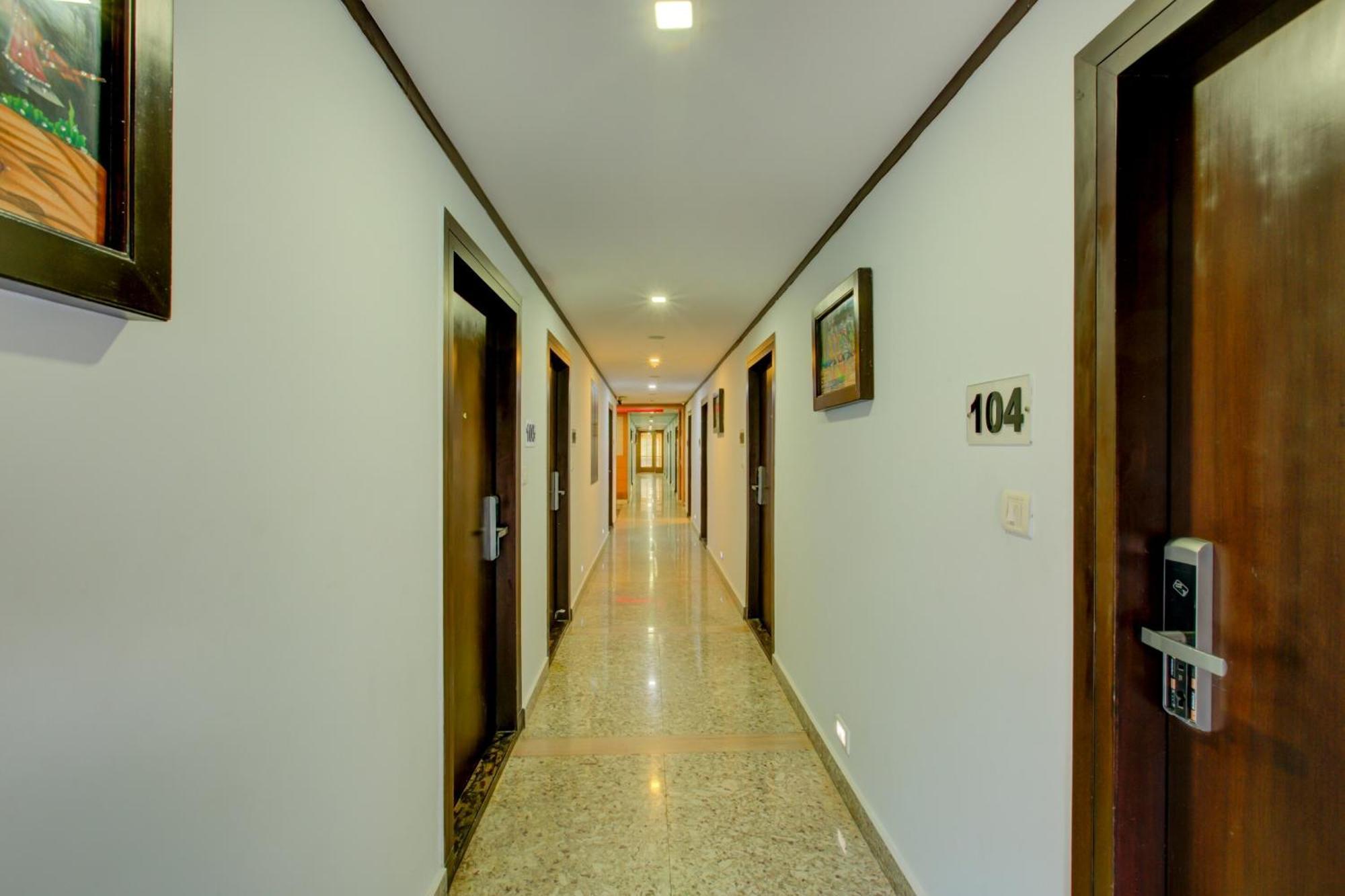 Super Townhouse Oak Jvh Hotel Бангалор Экстерьер фото